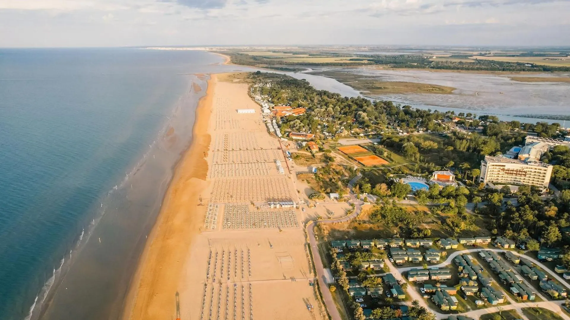 Spacious Flat Close To The Beach - Beahost Bibione 0*,